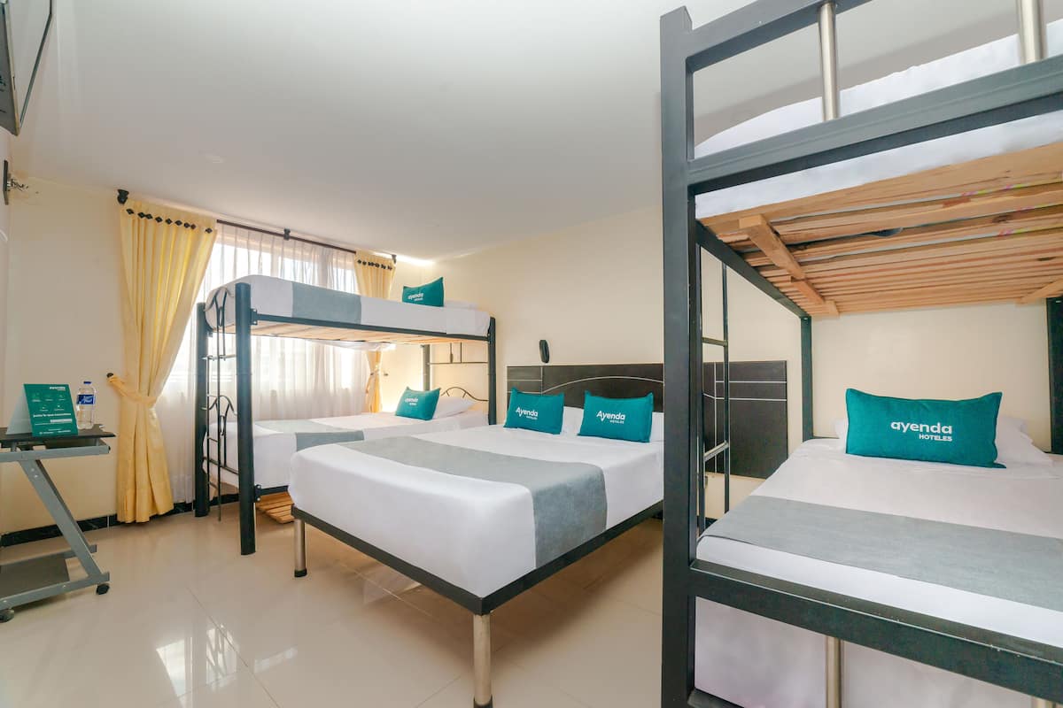 Family Room | Hypo-allergenic bedding, free WiFi, bed sheets