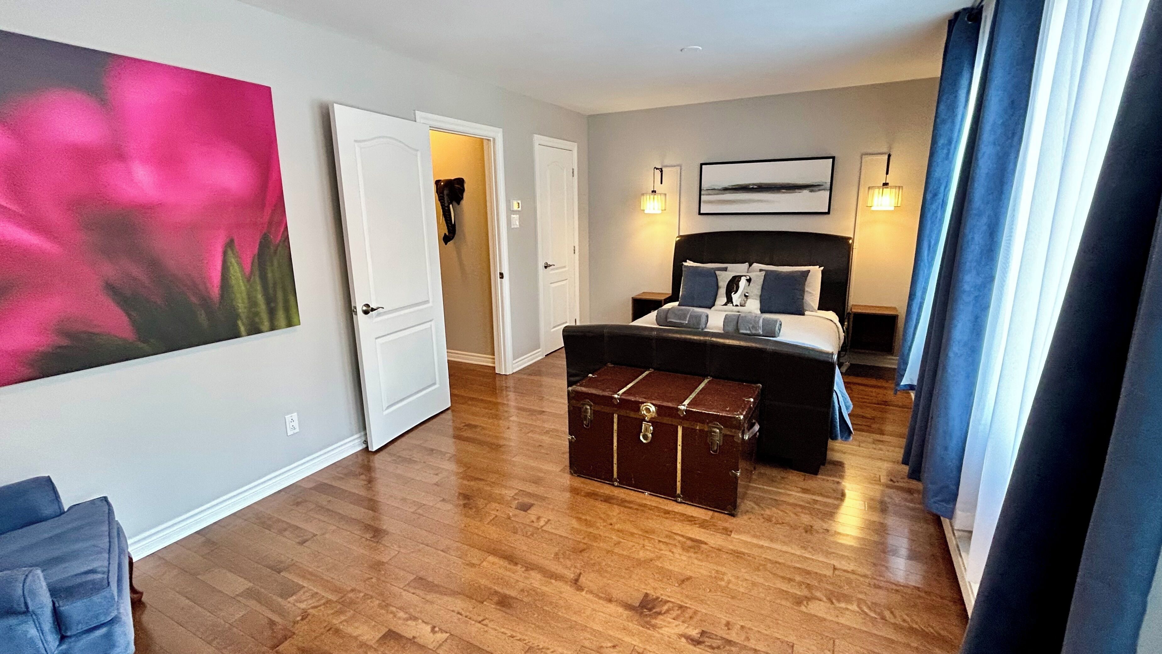 1 bedroom, in-room safe, iron/ironing board, WiFi (free)