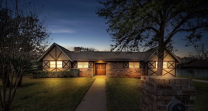 The Cactus Casa Uno - Next to Lake Waco - 15m to Downtown Waco - PET FRIENDLY
