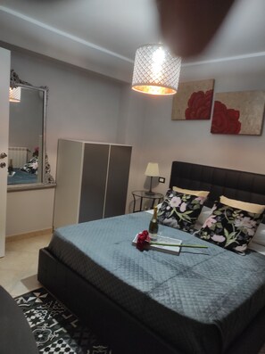 1 habitación, escritorio y insonorización