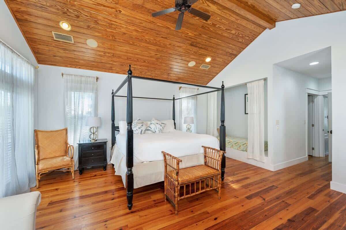 7 bedrooms, iron/ironing board, travel cot, WiFi