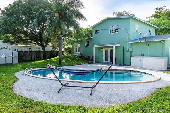 Outdoor pool - Pool Home (Hollywood)