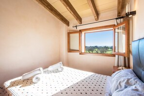 3 bedrooms, in-room safe, iron/ironing board, free WiFi