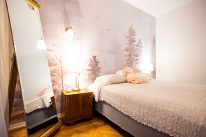 Comfort-huoneisto, 1 makuuhuone, näköala puutarhaan | 1 makuuhuone, työpöytä, ilmainen Wi-Fi, vuodevaatteet