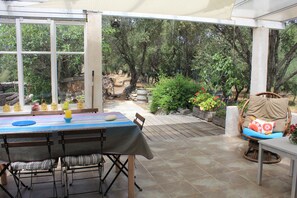 Dining - OLD STONE MILL BY THE RIVER AND CLOSE TO THE SEA (Solaro)