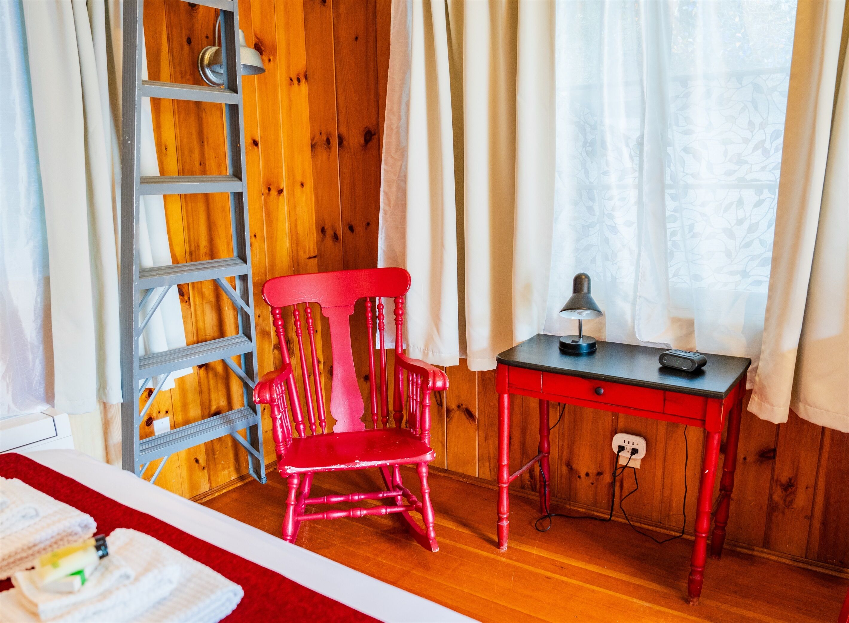 2 bedrooms, desk, iron/ironing board, travel crib