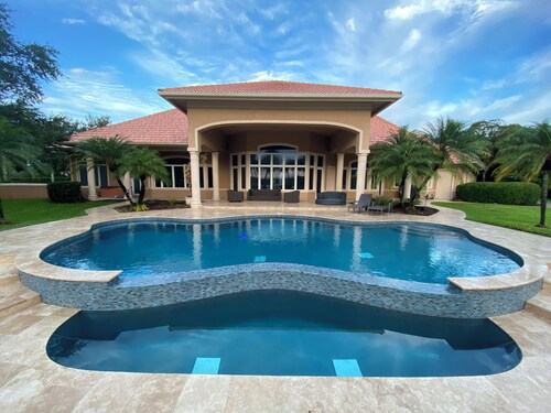 Gorgeous Gated Getaway