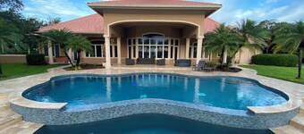 Gorgeous Gated Getaway