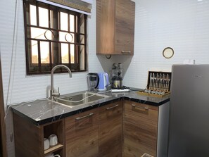 Micro-ondes, lave-vaisselle, îlots de cuisine