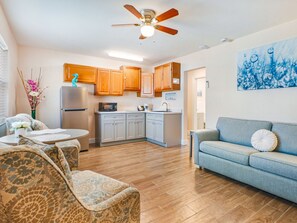 Appartement Standard, 1 grand lit et 1 canapé-lit | Équipements de cuisine partagée