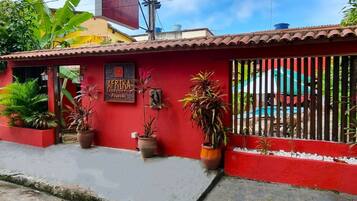 Fachada da propriedade