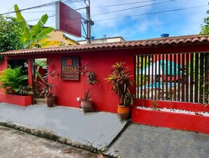 Façana frontal de l'allotjament