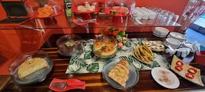 Bao gồm bữa sáng buffet hàng ngày