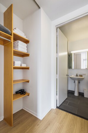 Hair dryer - Beautiful Chelsea Studio in Great Building and Loc (New York)