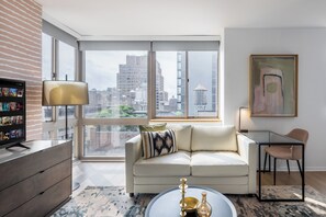 TV - Beautiful Chelsea Studio in Great Building and Loc (New York)