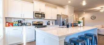 16308 Trestle LTR Cal · ☀Lakefront Retreat☀ 3000+ Sq Feet/6 Bed Home!