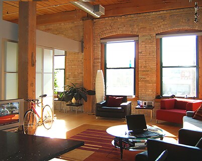 Stunning Historic 2 Bedroom Loft in North Loop - Exposed Brick 14 Foot Ceilings