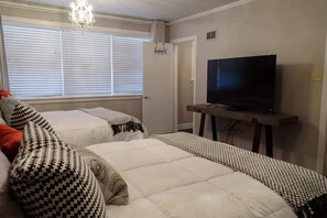 5 bedrooms, iron/ironing board, free WiFi, bed sheets