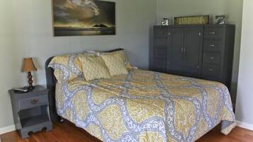 4 slaapkamers, een strijkplank/strijkijzer, gratis wifi, beddengoed