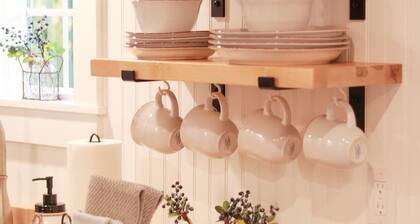 NEW MaineStay Cottage #3 Full Kitchen + Fireplace in Hampden/Bangor