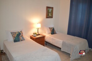 3 bedrooms, desk, free WiFi, bed sheets