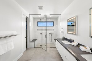 Shower, hair dryer, towels, soap - Private Oasis: 45 ft Pool, Spa, NEW Pickleball Ct, 9-hole Golf, Grass Volleyball (Indio)