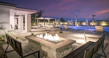 Incredible 45 Ft Pool: 9 BR, 15 Bed, 45 ft pool, 9 putting holes golf, Gameroom