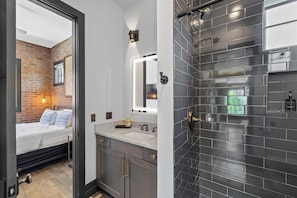 Combined shower/tub, hair dryer - Nashville WeHo Escape | Walk to Bars & Dining (Nashville)