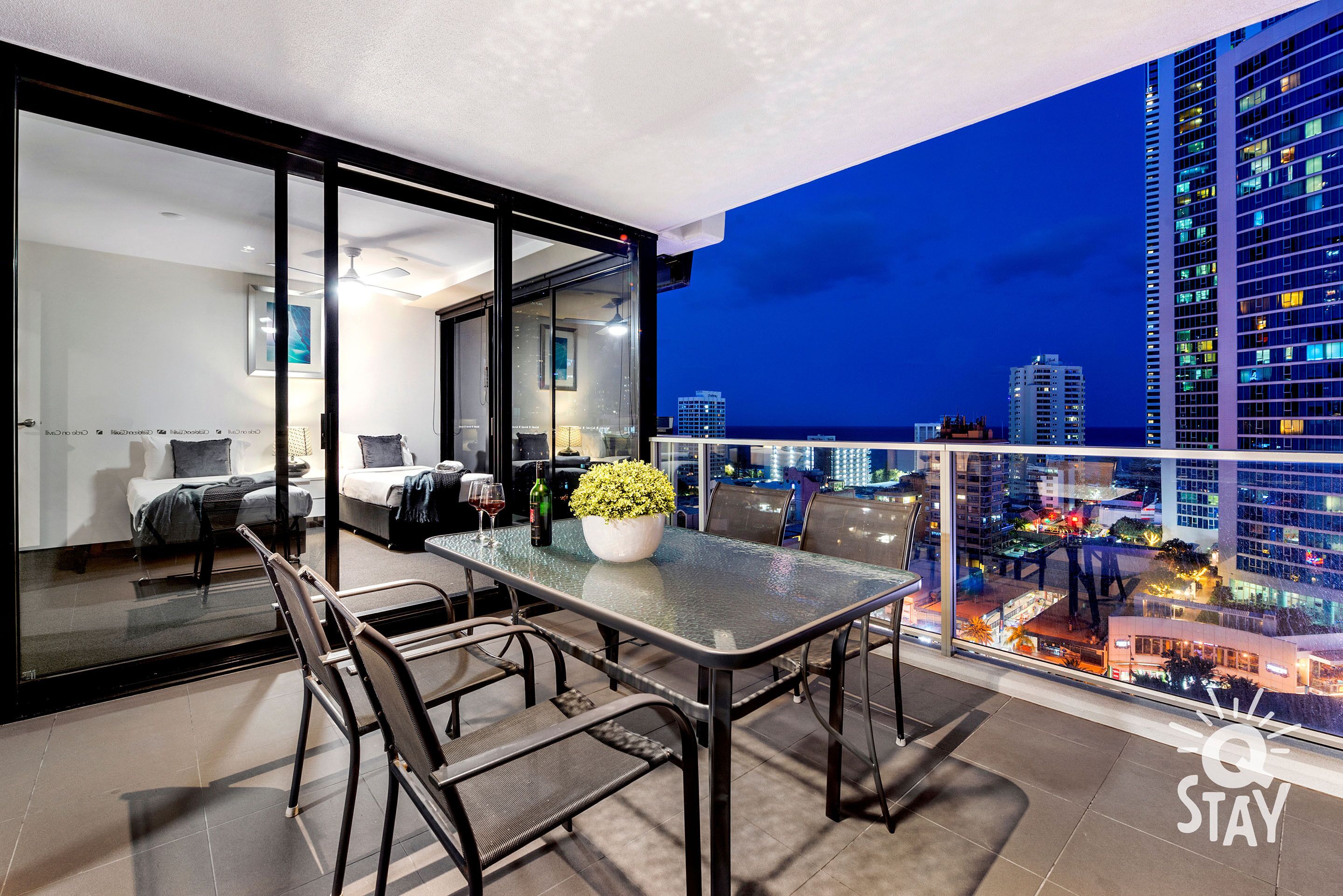 ♦️ Circle on Cavill – 2 Bedroom Ocean and City View Apartment — Q Stay