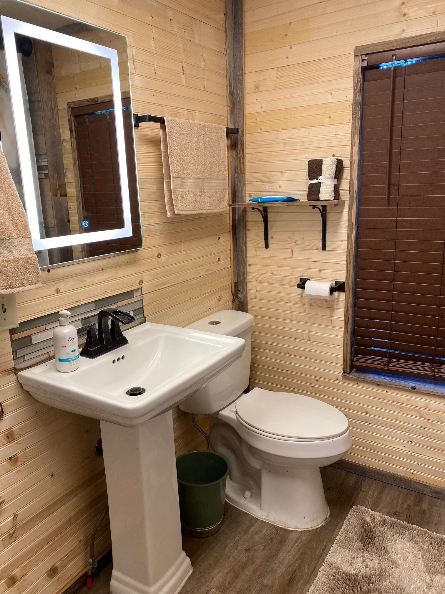 Combined shower/tub, hair dryer, towels, soap