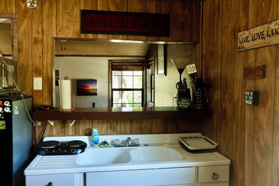 Rustic Cabin by Lake Whitney