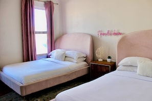 1 chambre, fer et planche Ă repasser, Wi-Fi gratuit, draps fournis