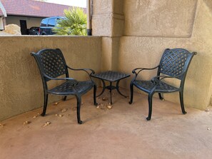 Property grounds - Red Sands Retreat l Pool & Spa l Pets (St. George)