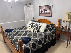 5 chambres, bureau, Wi-Fi gratuit, draps fournis