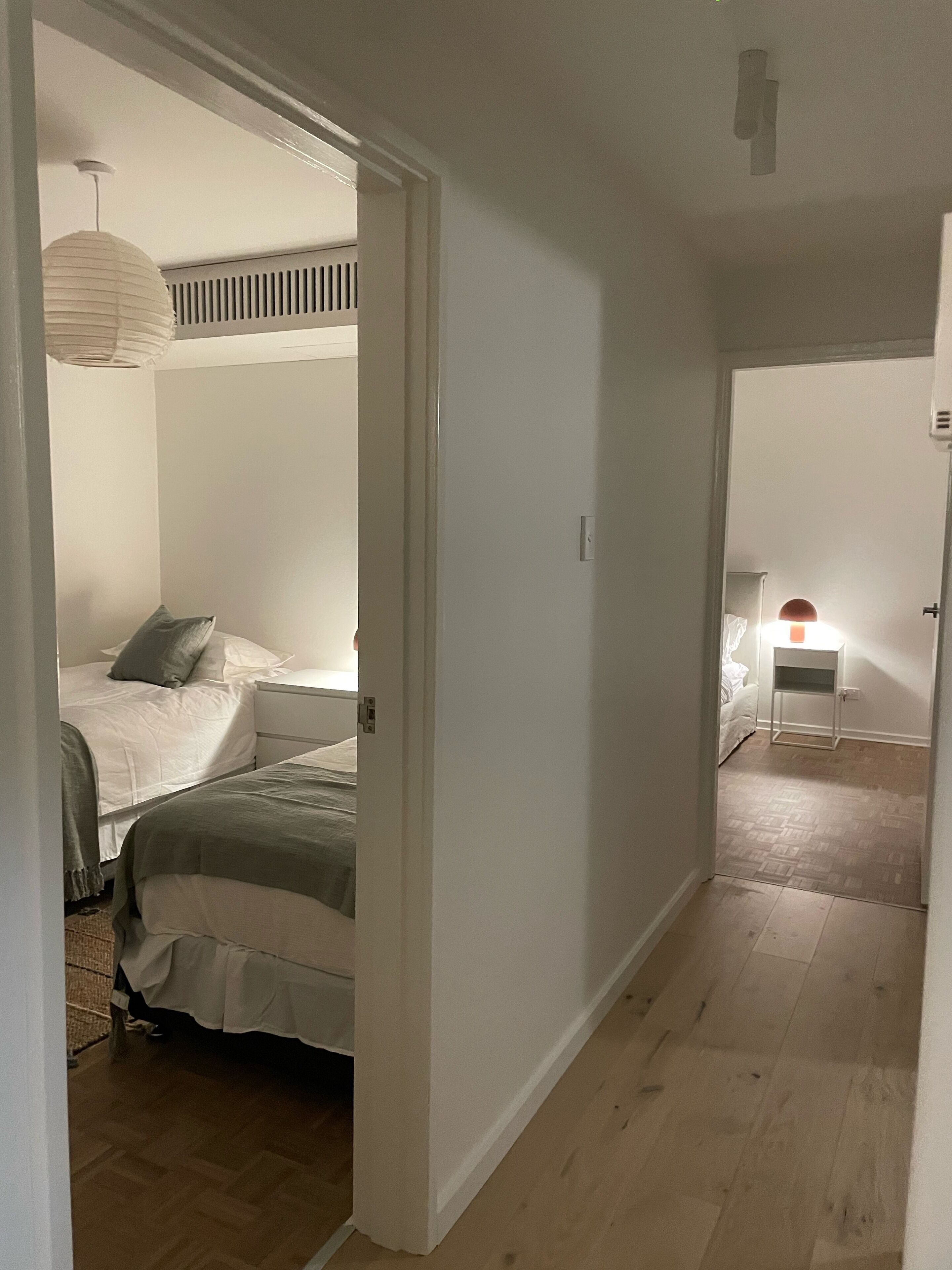 Beachfront Balmoral bliss designer NEWLY renovated apartment — image 21