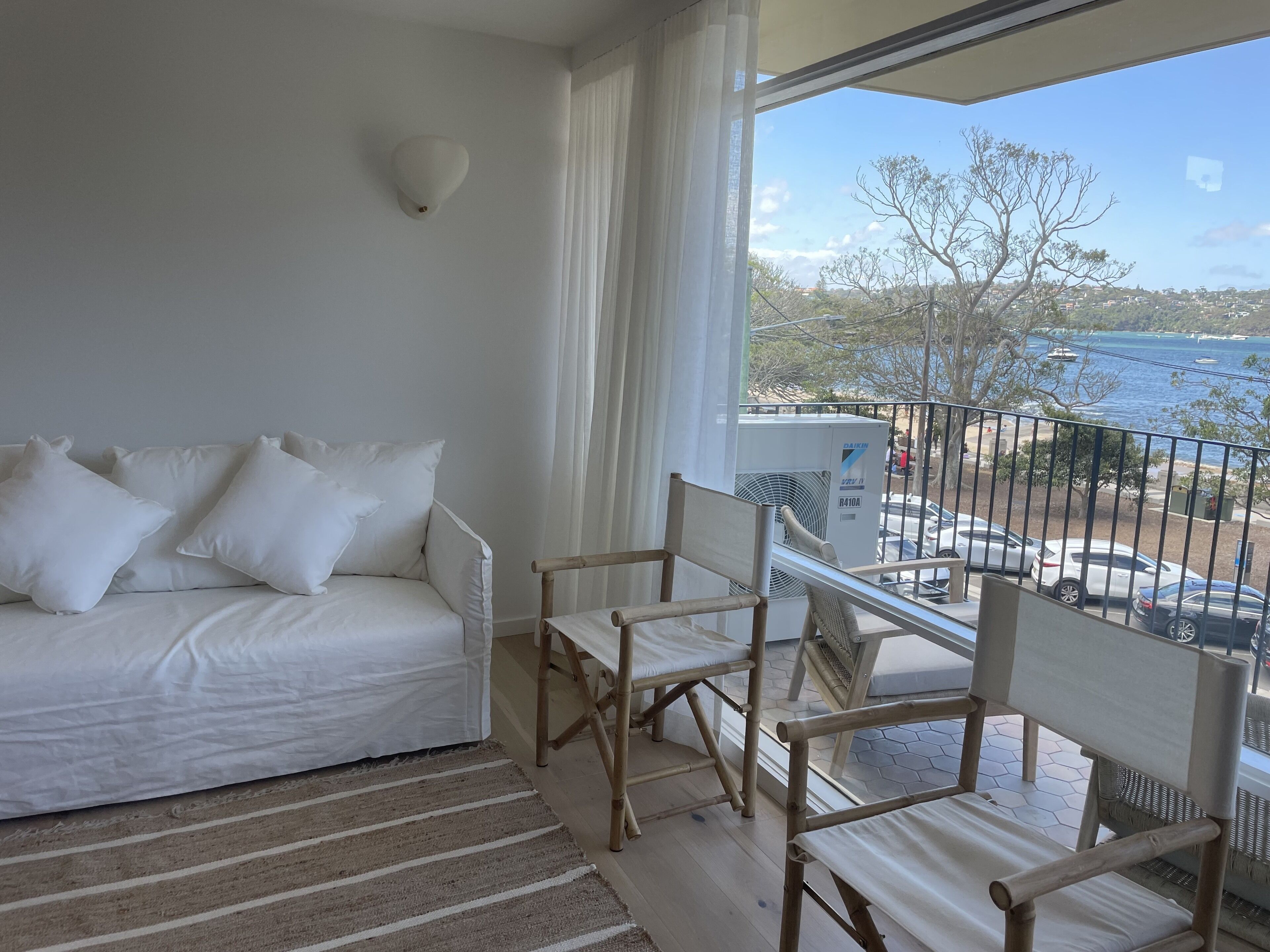 Beachfront Balmoral bliss designer NEWLY renovated apartment — image 6