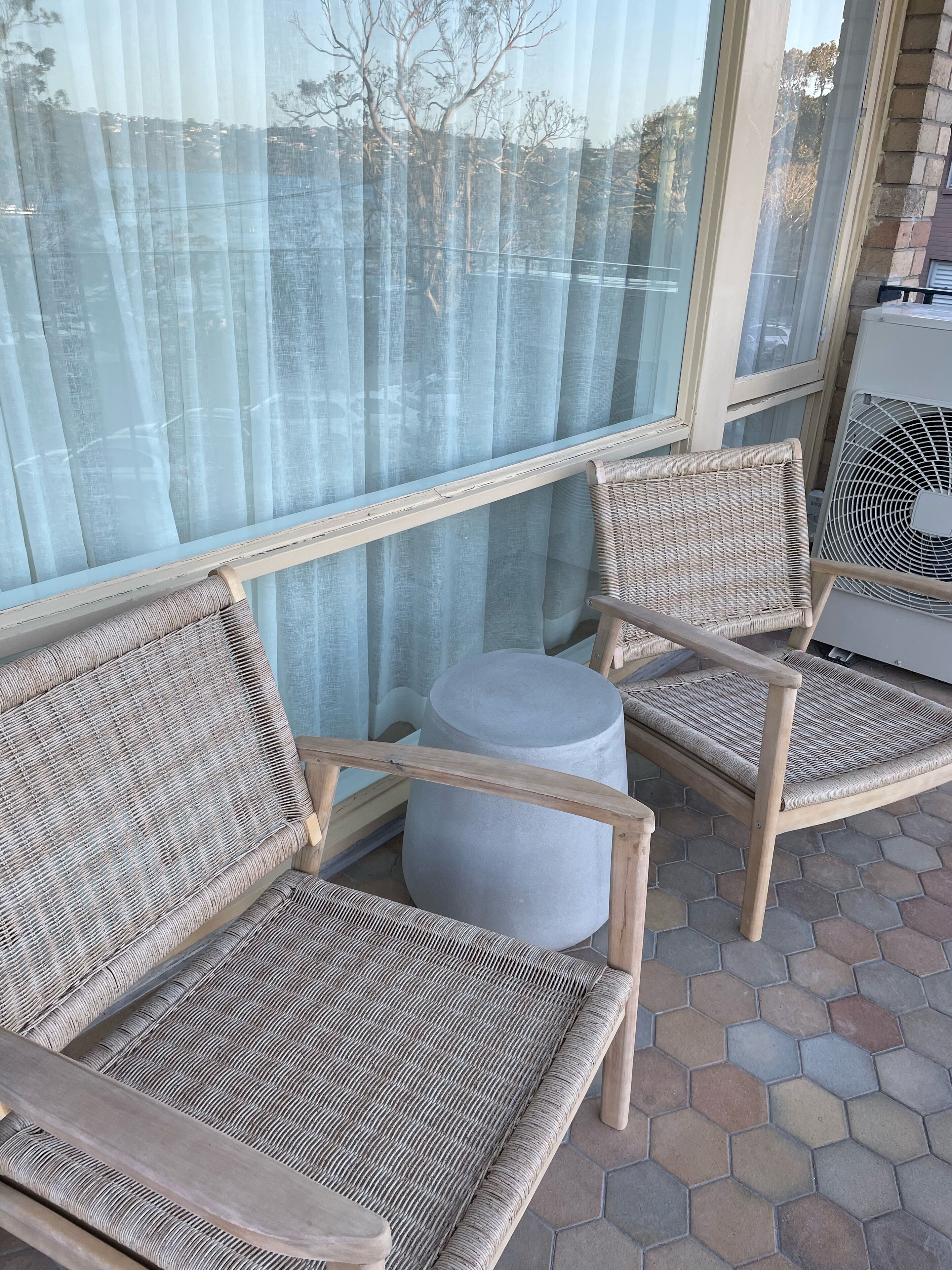 Beachfront Balmoral bliss designer NEWLY renovated apartment — image 22