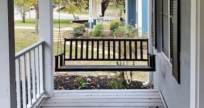 The Cottage @ Georgetown Square. 5% weekly discount; 10% monthly discount.