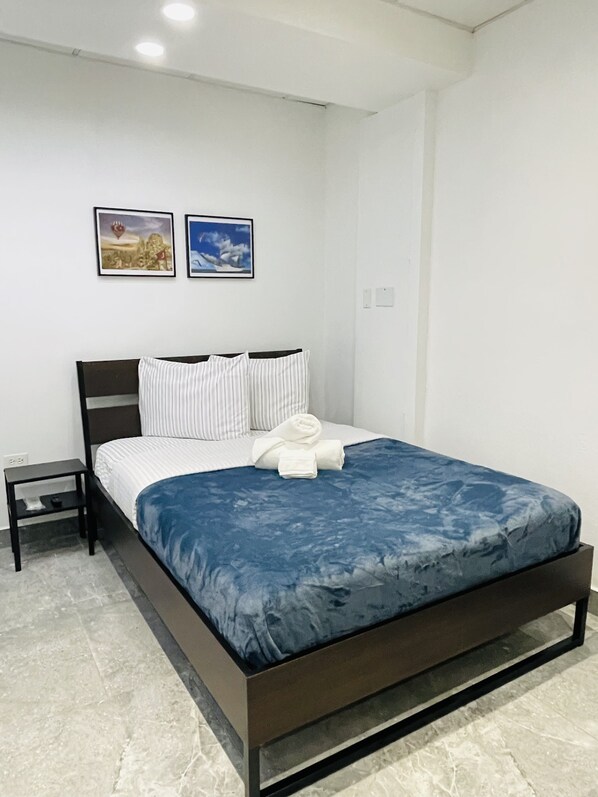 1 bedroom, desk, iron/ironing board, free WiFi