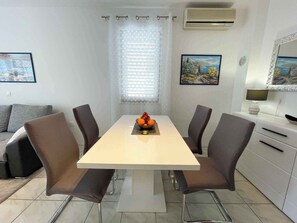 Dining - Holiday apartment modern with balcony (Jadranovo)