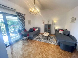 TV - Holiday apartment mit Balkon und Meerblick (Jadranovo)