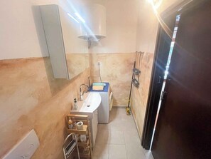 Shower - Holiday apartment mit Balkon und Meerblick (Jadranovo)