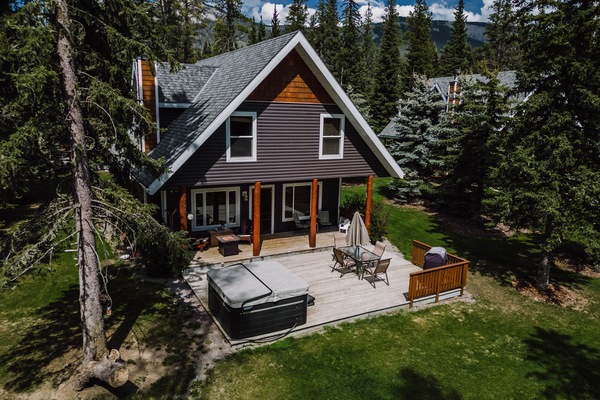 Back deck at Quiet Deer Cabin