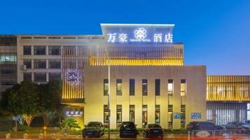 المنشأة من الخارج