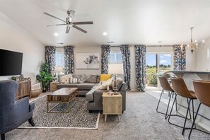 Smart TV, offices - Wine Country | South Nampa | No backyard neighbors (Nampa)