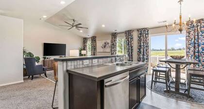 Quiet Wine Country Retreat • Private • Sleeps 10