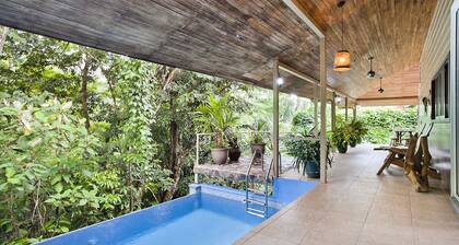 Tropical Treehouse with Private Pool - 3BR/2.5B