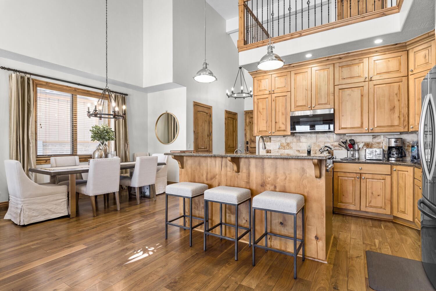 冰箱、微波炉、烤箱、炉灶