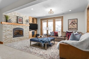 Smart TV, fireplace, offices