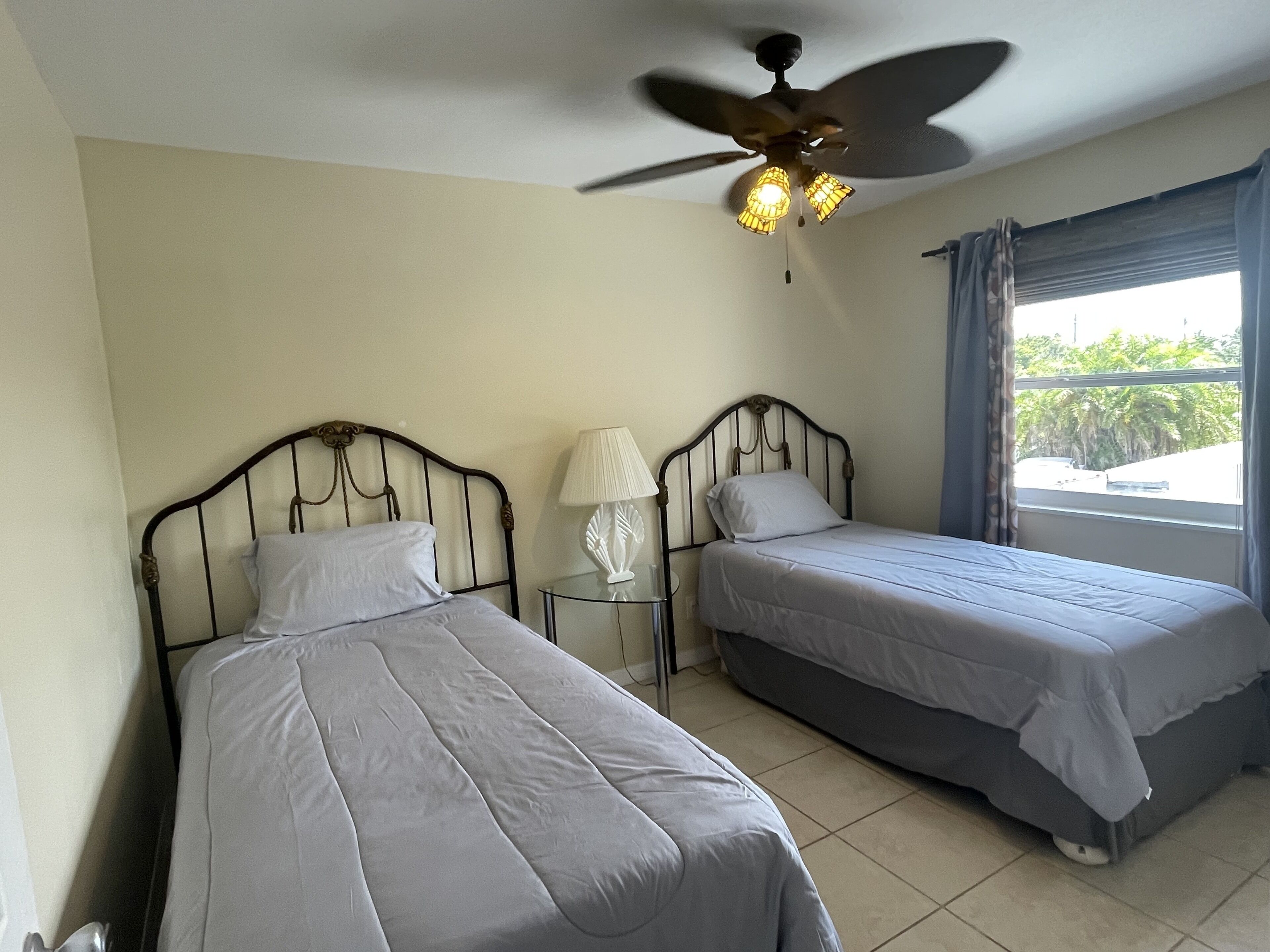 On Hutchinson Island. Large Upstairs Suite, Private Pool, Beach Is Minutes Away. - Fort Pierce, FL